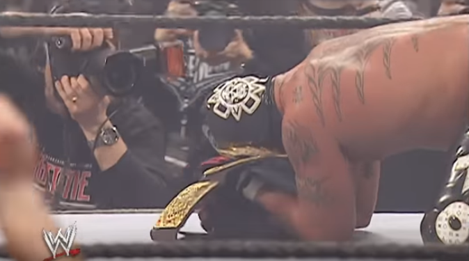 WWE Survivor Series Prediction – Why Rey Mysterio will beat Brock Lesnar Rey Mysterio will beat Brock Lesnar