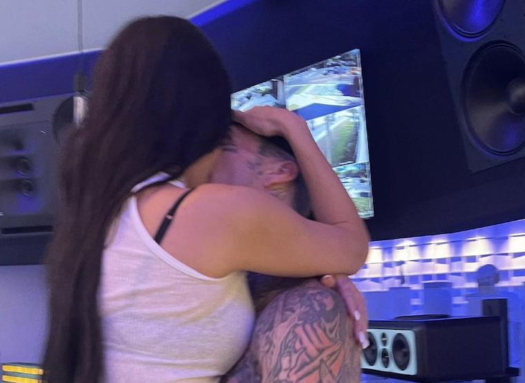 KUWTK: Fans Think Kourtney Kardashian And Travis Barker’s New Romantic Video Is “Creepy” travis barker kourtney kardashian kuwtk pic