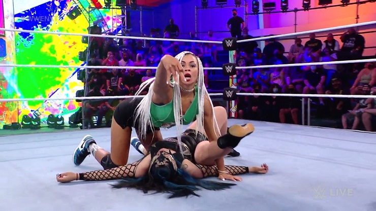 WWE NXT 2.0 Results: B-Fab Wins Her In-Ring Debut, Catching Up With Wedding Party – Carmelo Hayes Makes A Choice (09/14) WWE NXT 2.0 Results: B-Fab Wins Her In-Ring Debut, Catching Up With Wedding Party - Carmelo Hayes Makes A Choice (09/14)