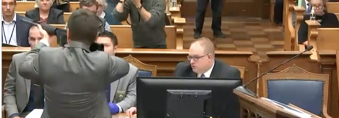 Kyle Rittenhouse Prosecutor Thomas Binger SLAMMED For Pointing Gun At The Jury In Scene Reminiscent of Alec Baldwin&rsquo;s &lsquo;Rust&rsquo; Shooting