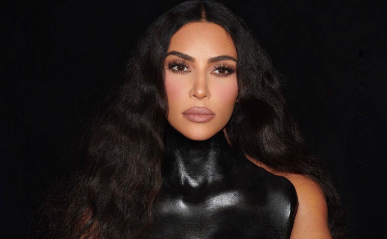 Kim Kardashian’s BIG Win At the People’s Choice Awards & METEORIC Rise As a Fashion Icon Examined