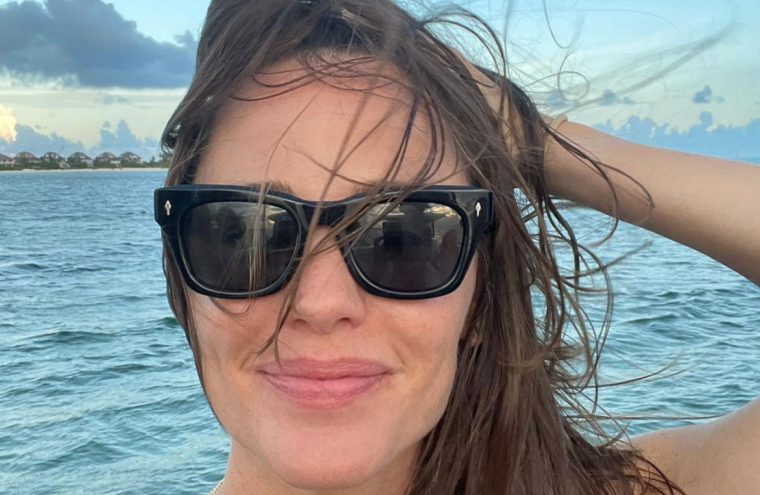 Jennifer Garner Recalls Her First Kiss – ‘He Broke Up With Me The Next Day’