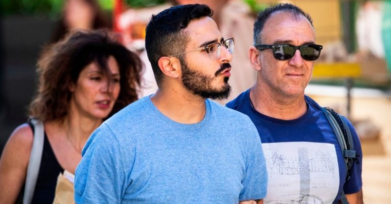 The Tinder Swindler Is Pulling In $200 and $1K Per Video Message on Cameo The Tinder Swindler Is Pulling In $200 and $1K Per Video Message on Cameo