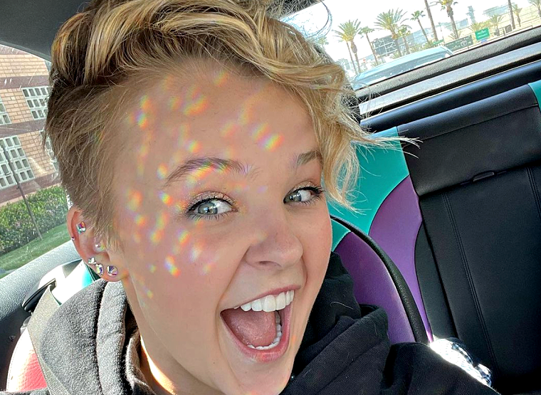 JoJo Siwa Angry At Not Being Invited To 2022 Kids’ Choice Awards – Fans Wonder If It Was Due To Her Coming Out
