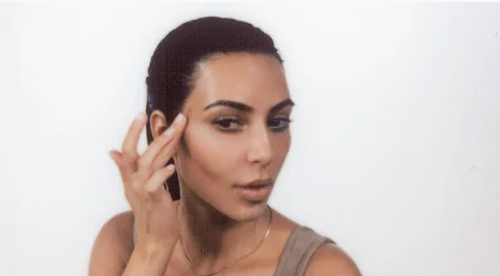 Fans Praise Kim Kardashian For Not Wearing Any Make Up-‘#Respect’ Kim Kardashian