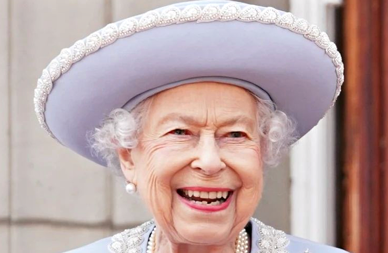 Queen Elizabeth’s SHOCKING Two-Word Response to Prince Harry and Meghan Markle’s Photo Request With Daughter Lilibet Diana Mountbatten-Windsor