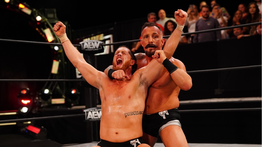 AEW Owner Tony Khan Provides Injury Update On Kyle O’Reilly & Bobby Fish AEW Owner Tony Khan Provides Injury Update On Kyle O'Reilly & Bobby Fish