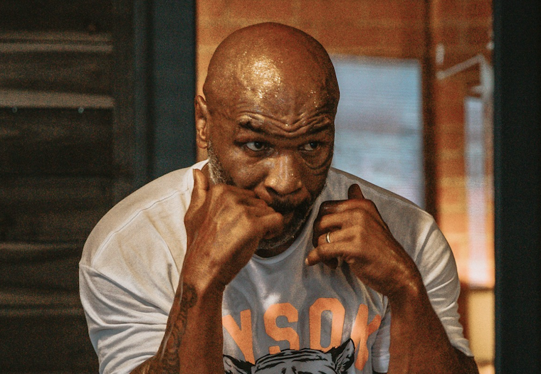 Boxing Legend Mike Tyson BUSTS His Coach’s Lip While Training In a Bad Way mike tyson 2022 training boxing