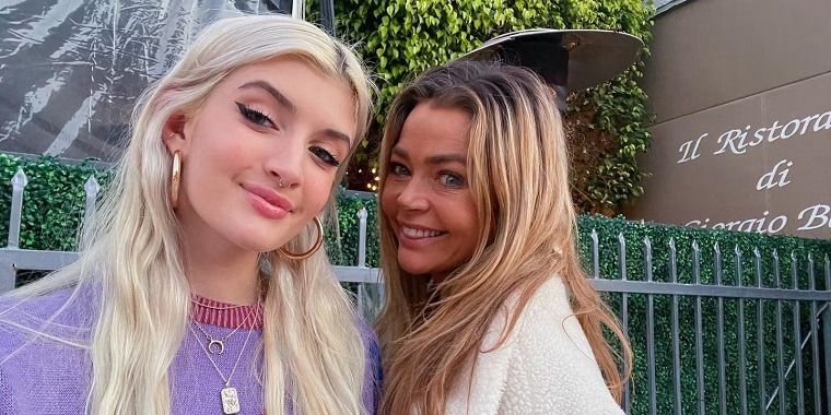 Known Porn Star Connoisseur Charlie Sheen Changes His Mind About 18-Year-Old Daughter Sami Sheen Joining OnlyFans Charlie Sheen Changes His Mind About 18-Year-Old Daughter Sami Sheen Joining OnlyFans