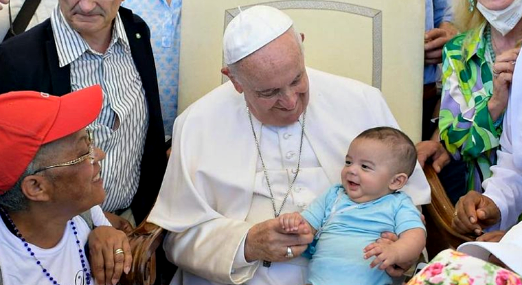 Pope Francis LAMBASTS ABORTION By Comparing It To Assassination Following Overruling Of Roe v Wade – Like ‘Hiring A Hitman To Solve A Problem’
