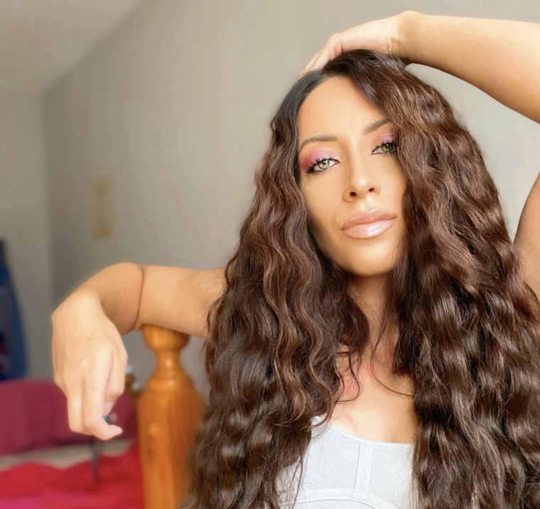 ’90 Day Fiancé’ Spoilers: Video Amira Lollysa’s Pole Dancing Workout Video Makes Fans Cringe amira lollysa pole dancing 90 day fiance spoilers