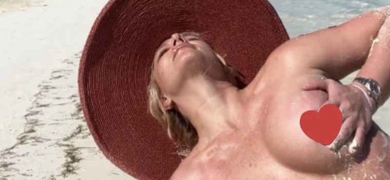 Britney Spears EXTREME, Goes Completely Naked On Instagram In WILDEST Post Yet To Celebrate Her New Haircut britney spears goess fully top less 3