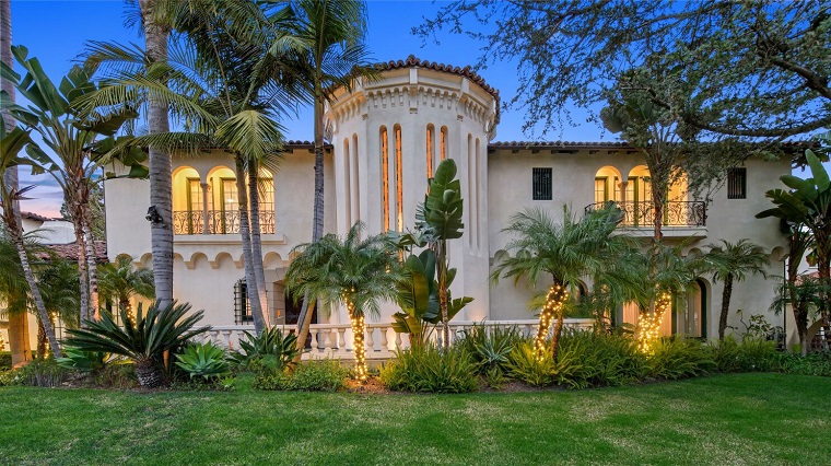 The Death Mansion Where Bugsy Siegel Was Murdered is Up for Auction at $17M The Death Mansion Where Bugsy Siegel Was Murdered is Up for Auction at $17M