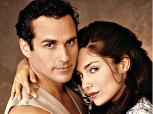 5 Things You Didn't Know About Jonathan Jackson's Wife, Lisa Vultaggio